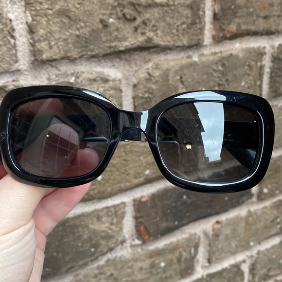 Jimmy choo authentic sunglasses. Gorgeous style. Silver hardware. - Picture 15 of 17